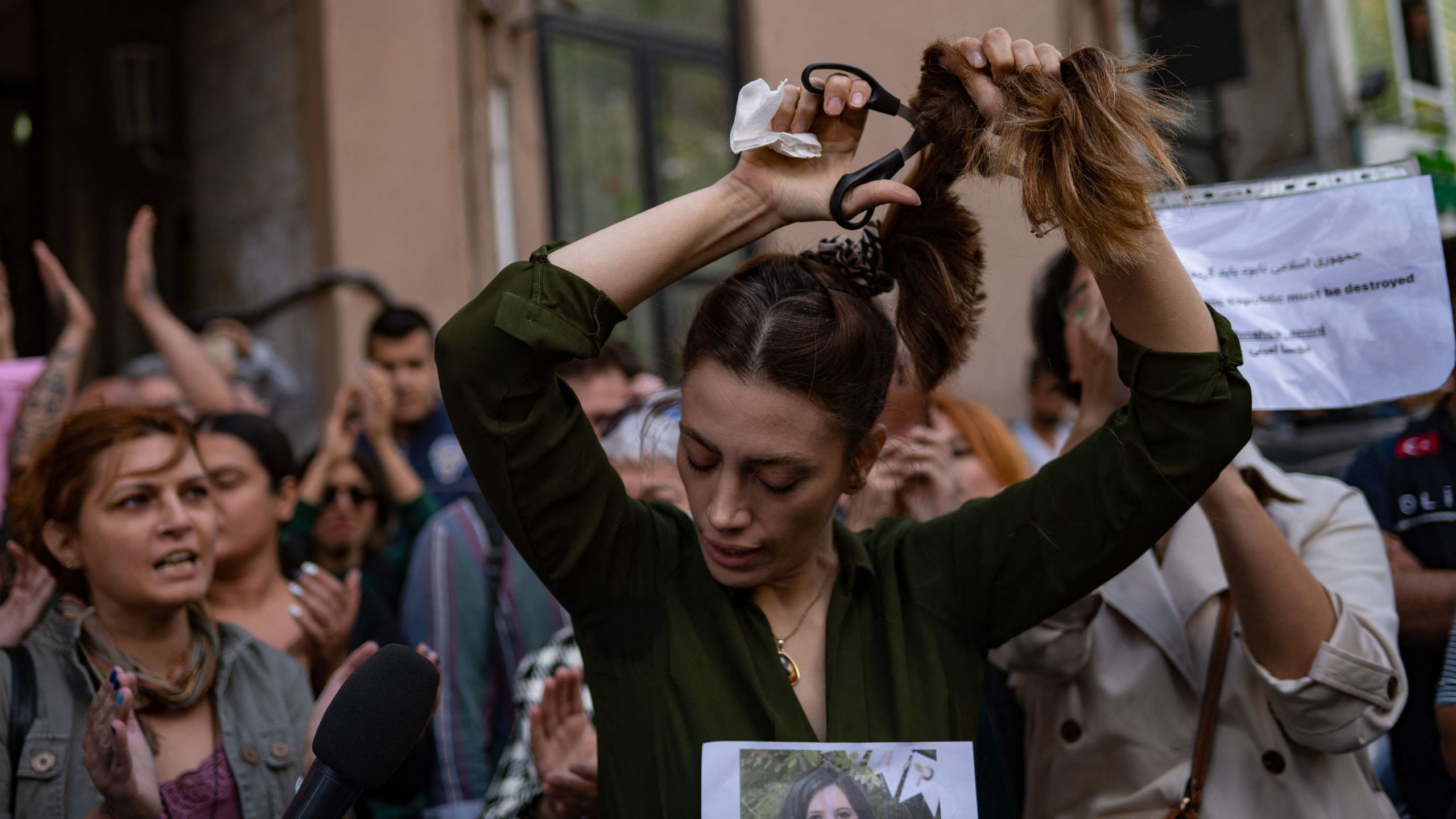 Women resisting