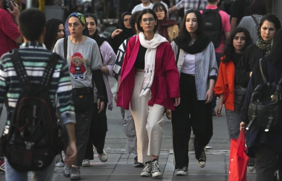 Women without hijab